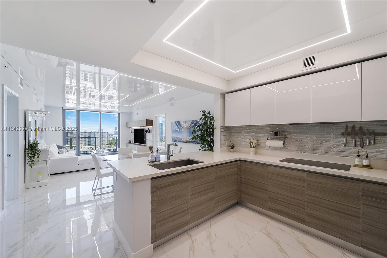 image Parque Towers Condo13