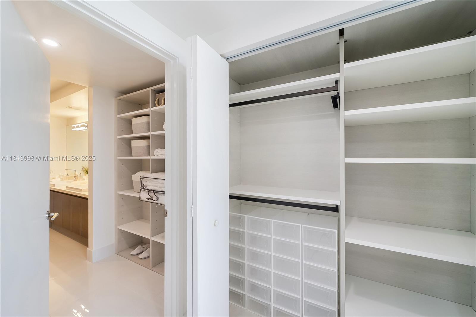 image Parque Towers Condo34