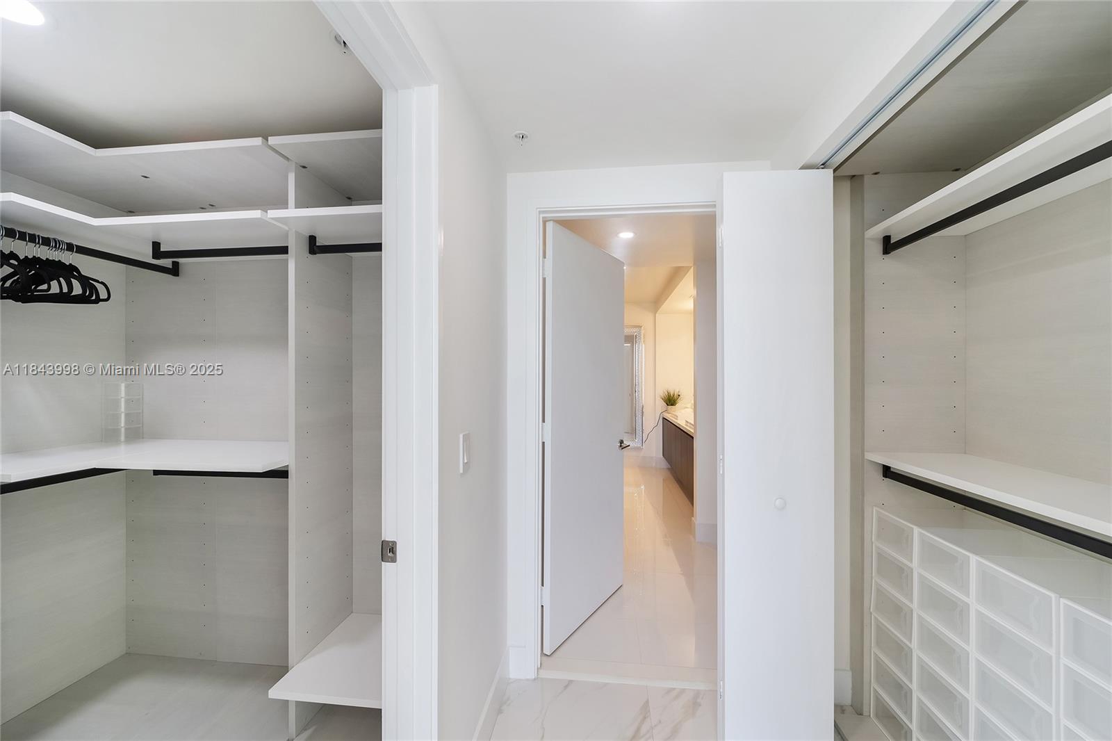 image Parque Towers Condo35