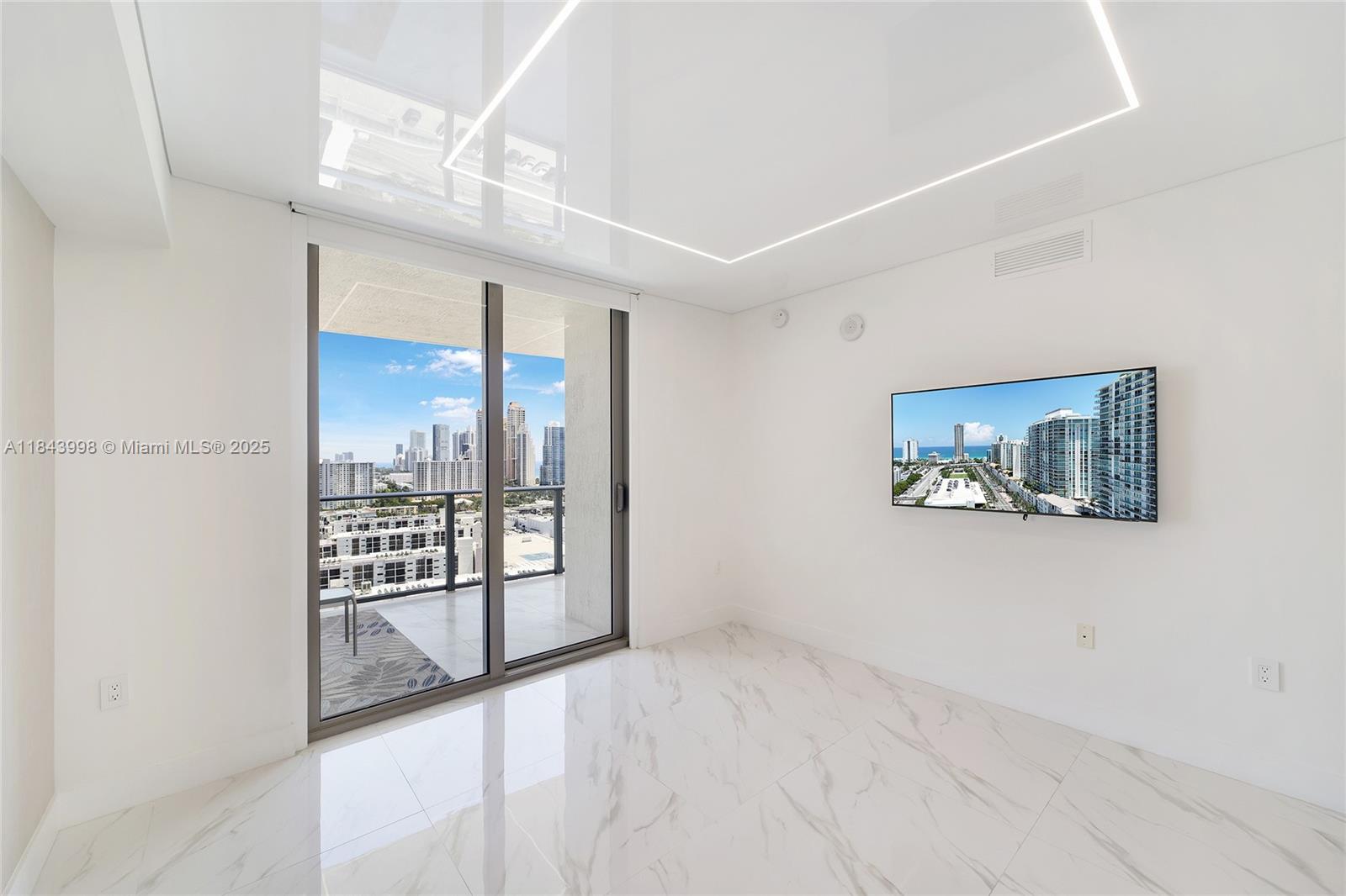 image Parque Towers Condo43