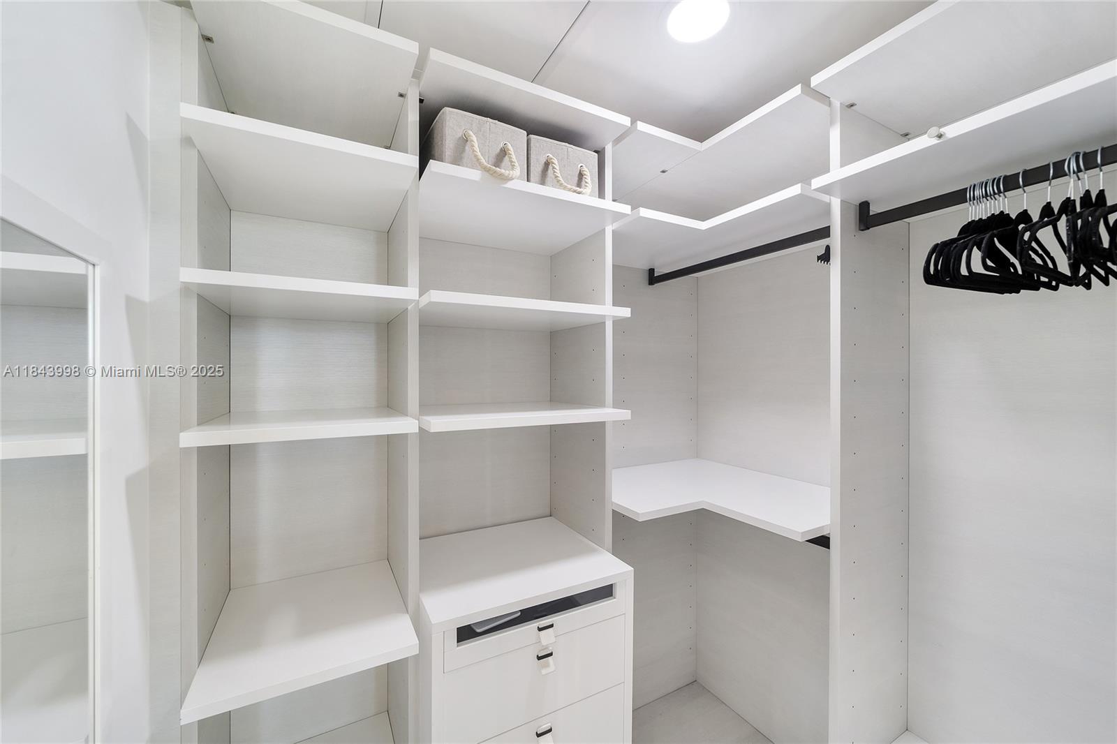 image Parque Towers Condo45