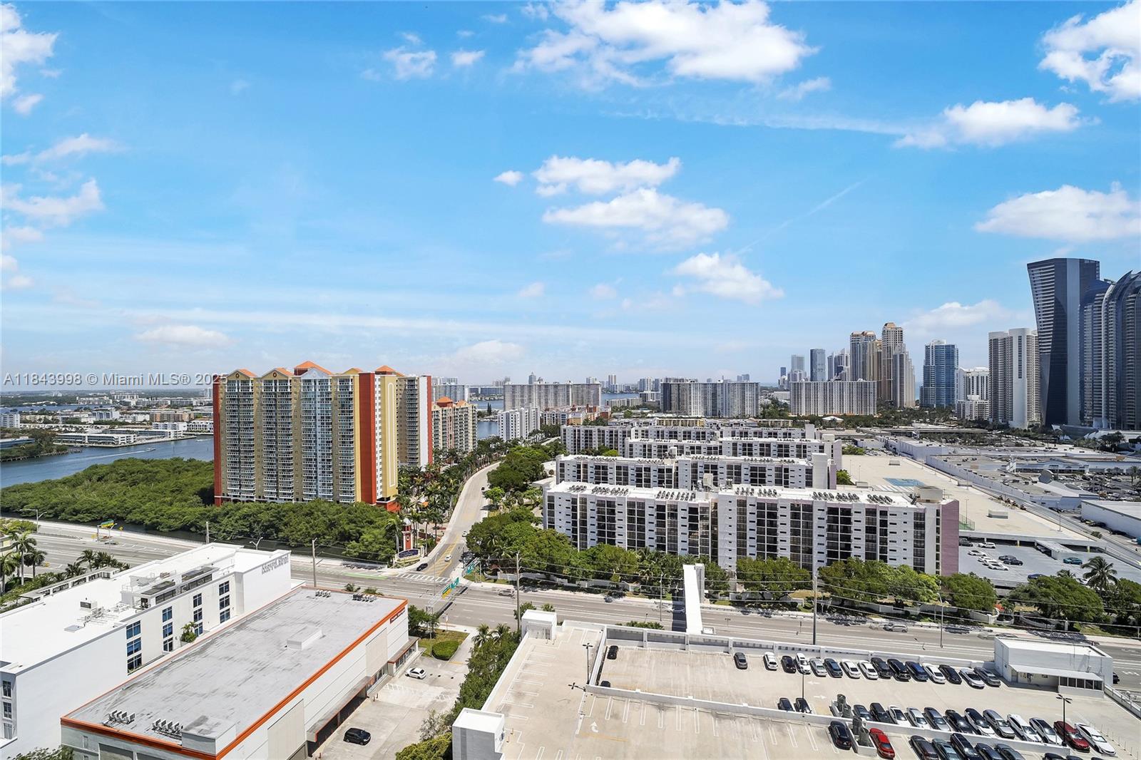 image Parque Towers Condo46