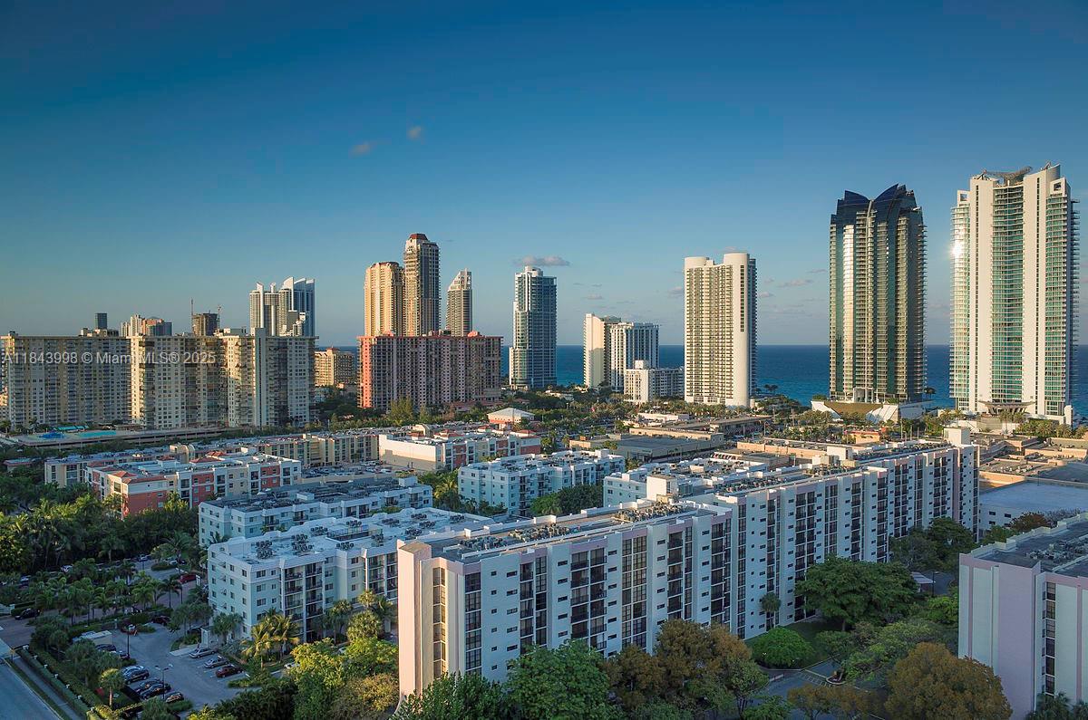 image Parque Towers Condo49