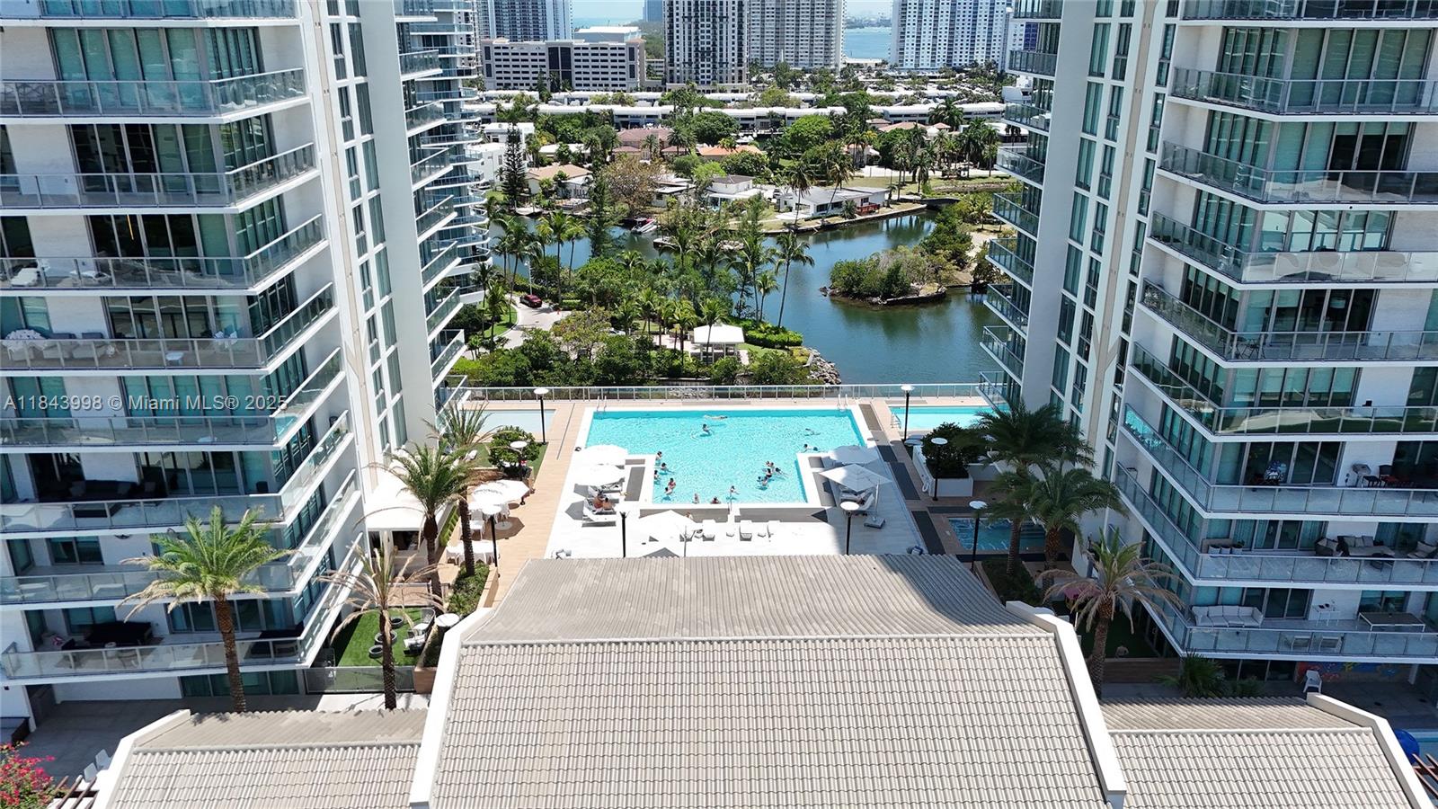 image Parque Towers Condo51