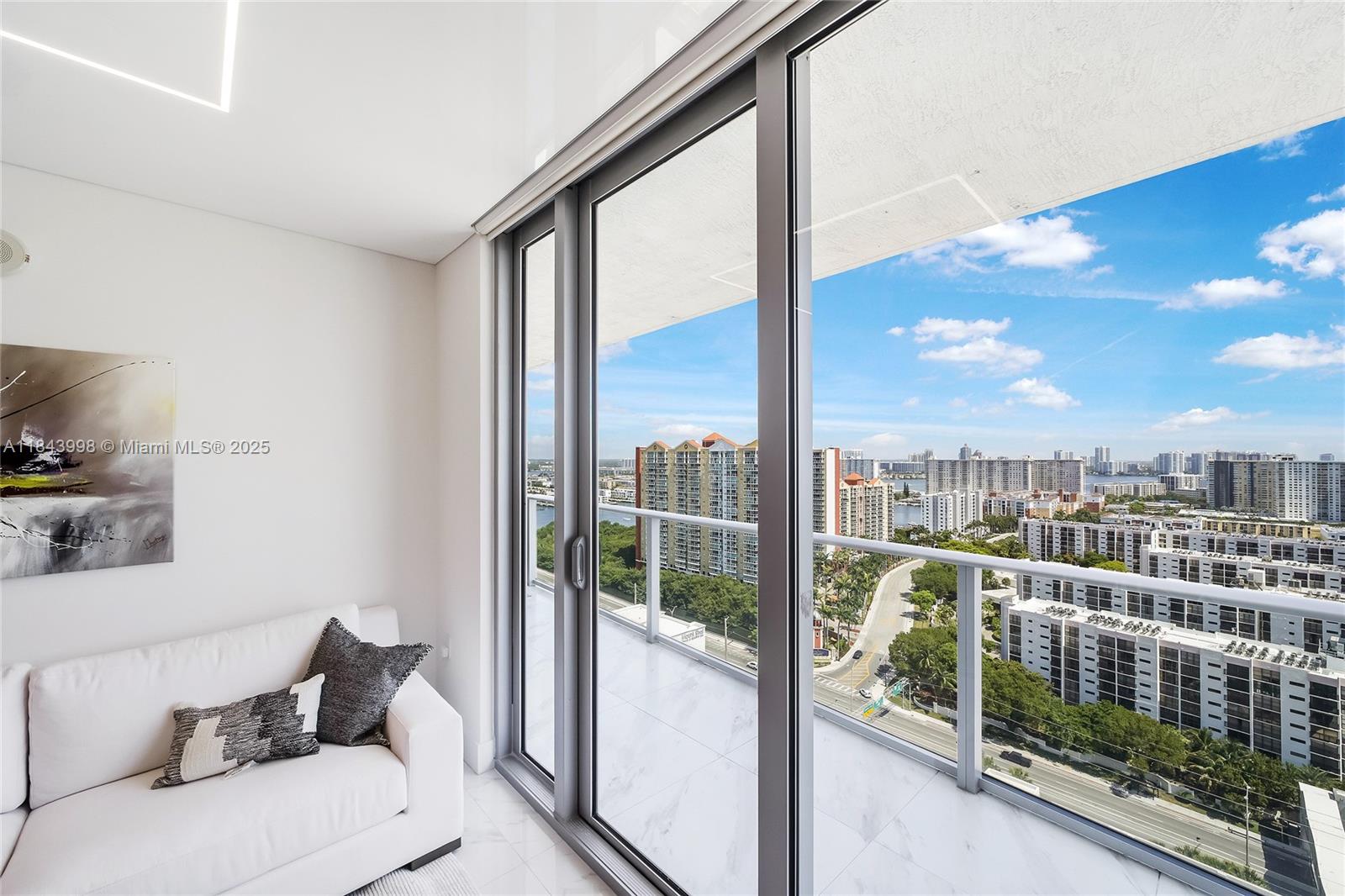 image Parque Towers Condo7