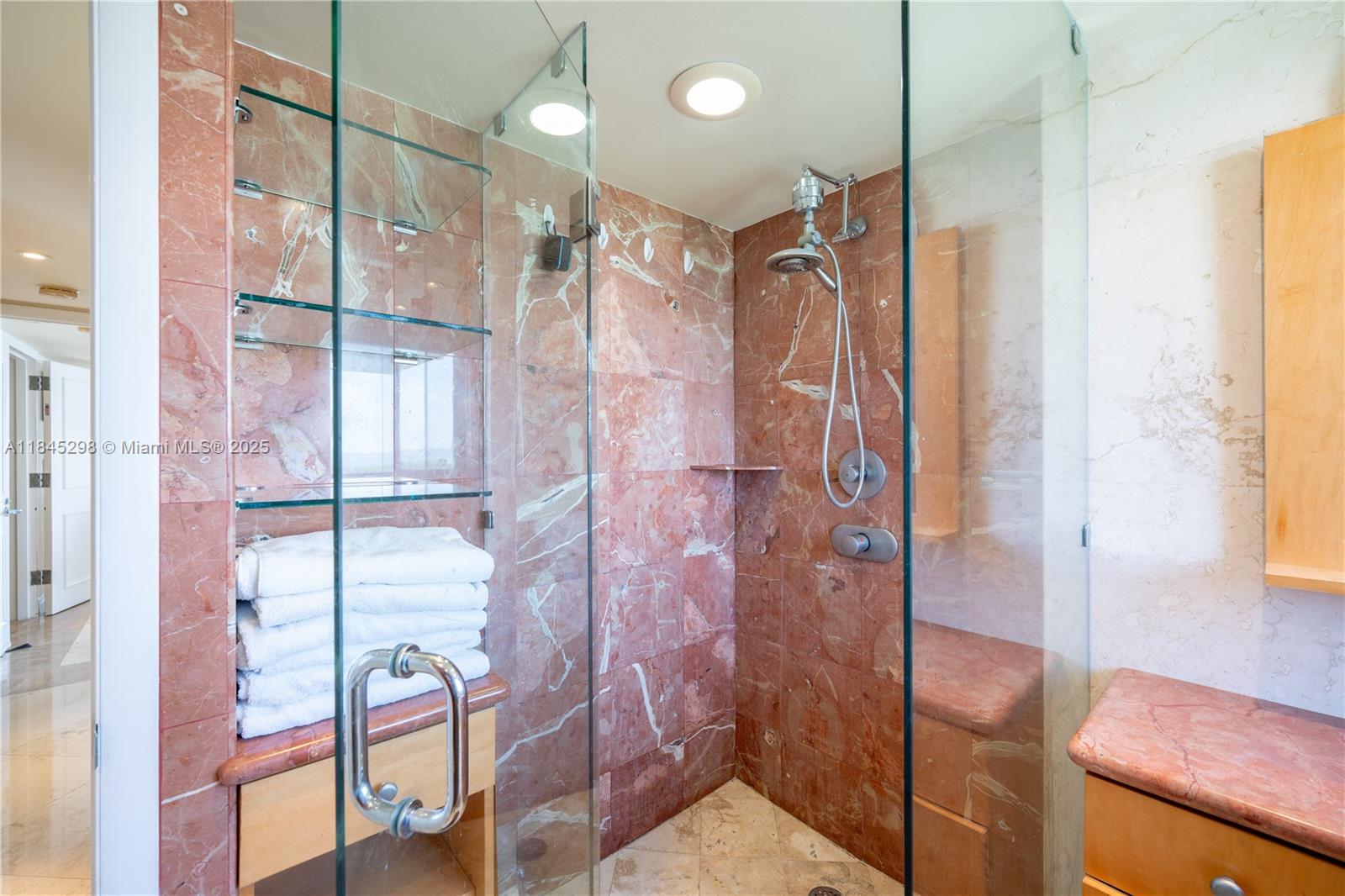 5900 Collins Ave #1701 Miami Beach, FL 33140