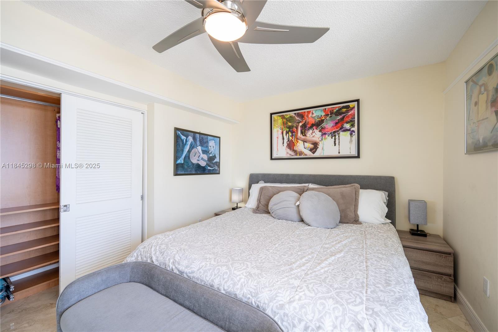 5900 Collins Ave #1701 Miami Beach, FL 33140