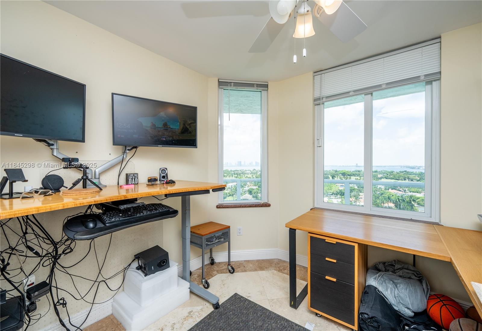 5900 Collins Ave #1701 Miami Beach, FL 33140