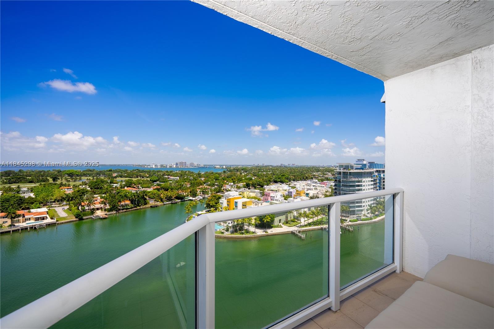 5900 Collins Ave #1701 Miami Beach, FL 33140