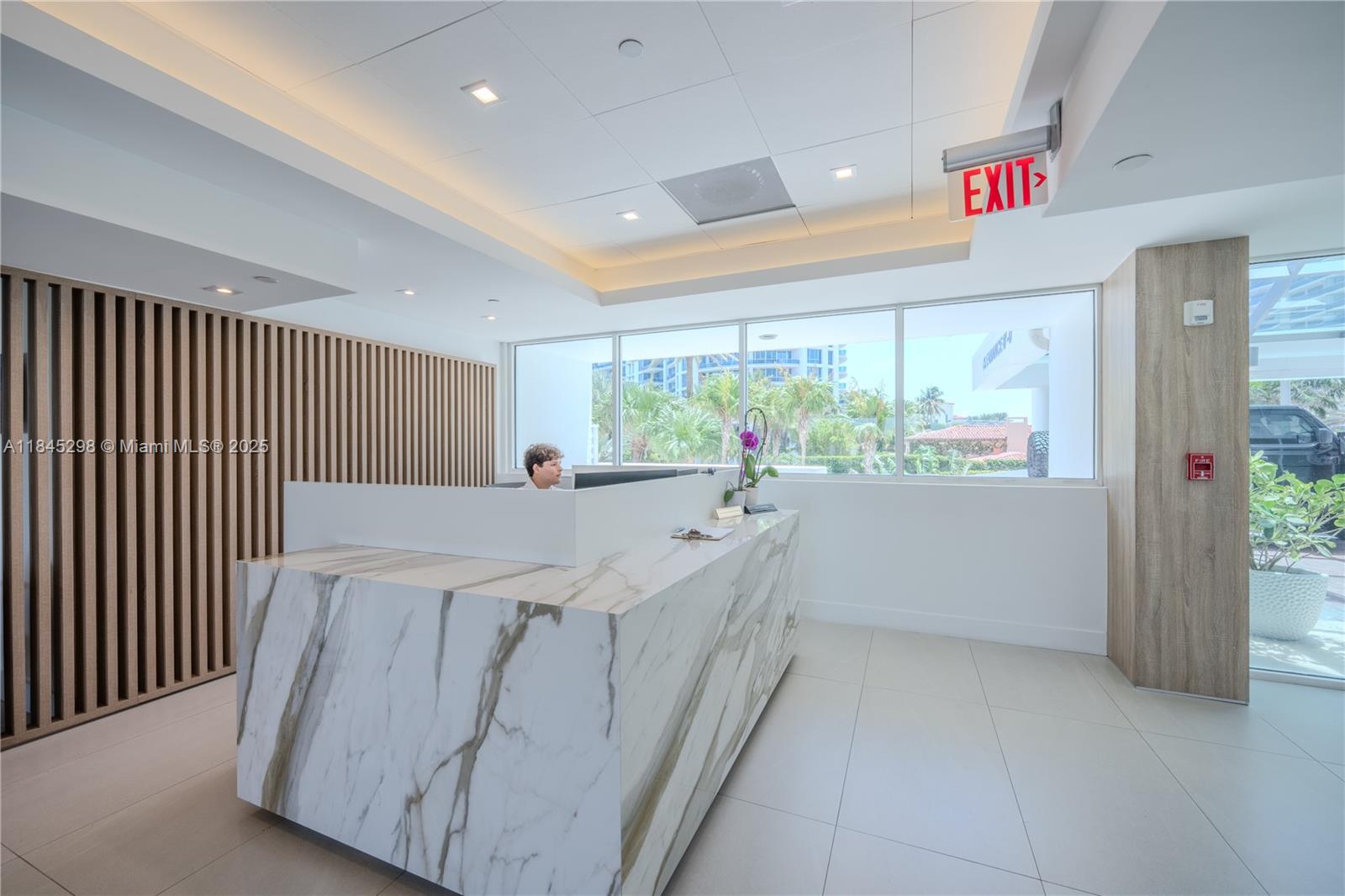 5900 Collins Ave #1701 Miami Beach, FL 33140