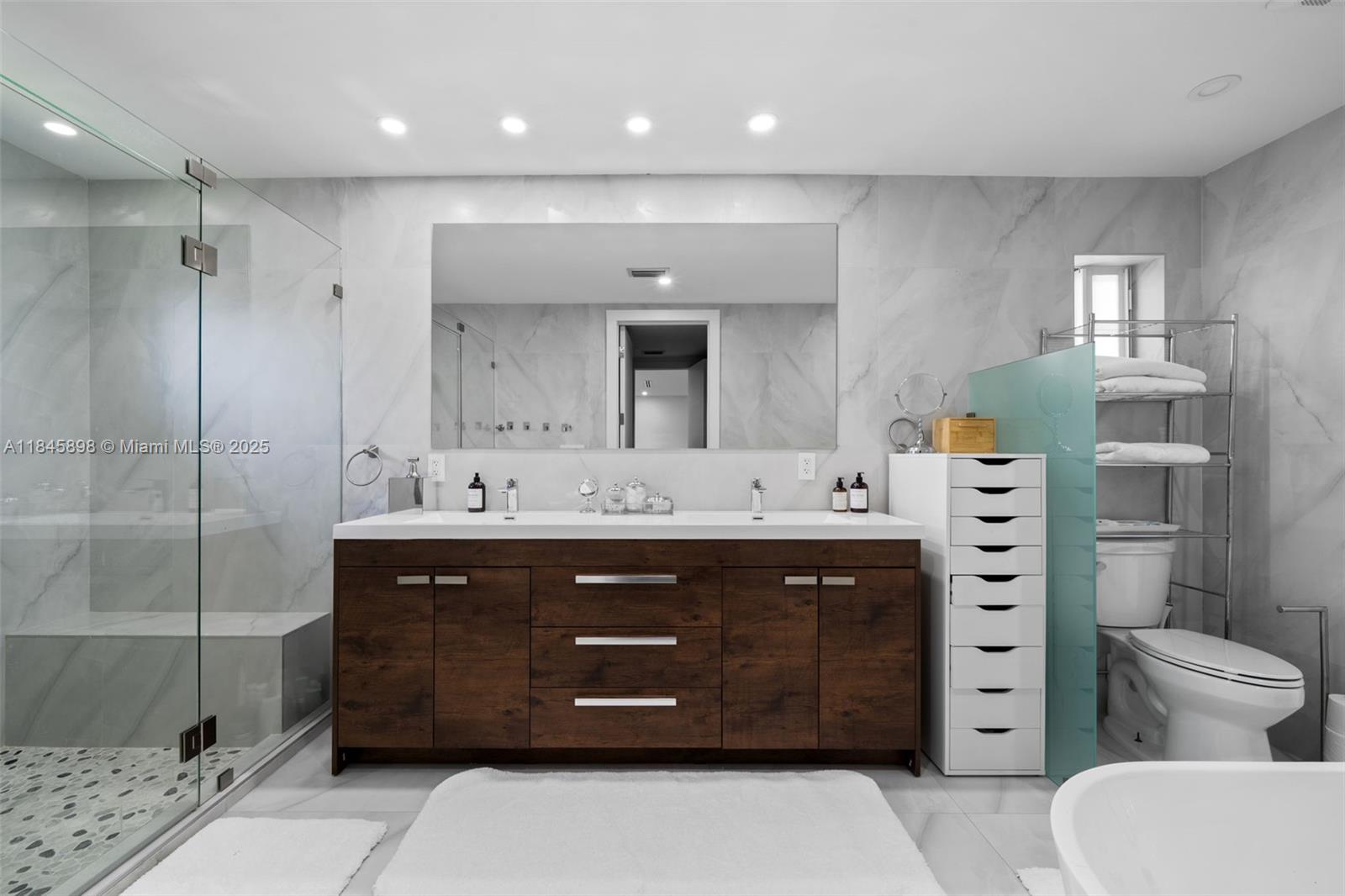 20600 NE 22nd Ct Aventura, FL 33180