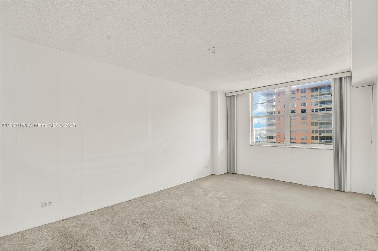 image Winston Towers 100 Condo18