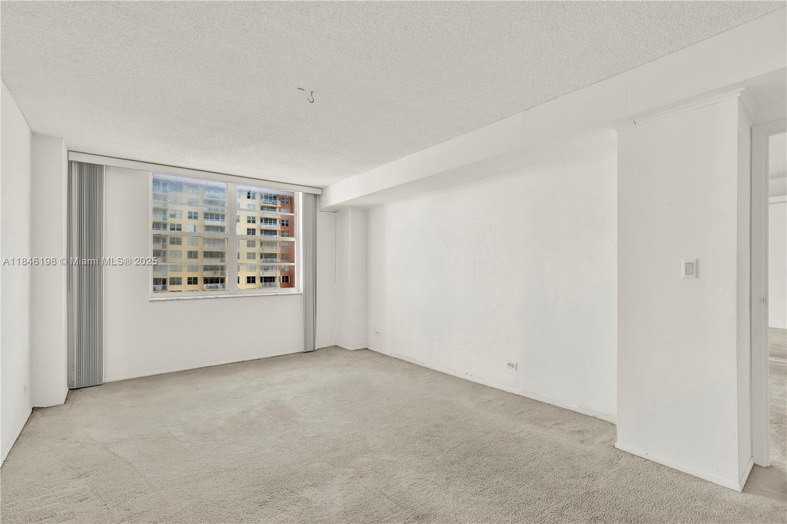 image Winston Towers 100 Condo19