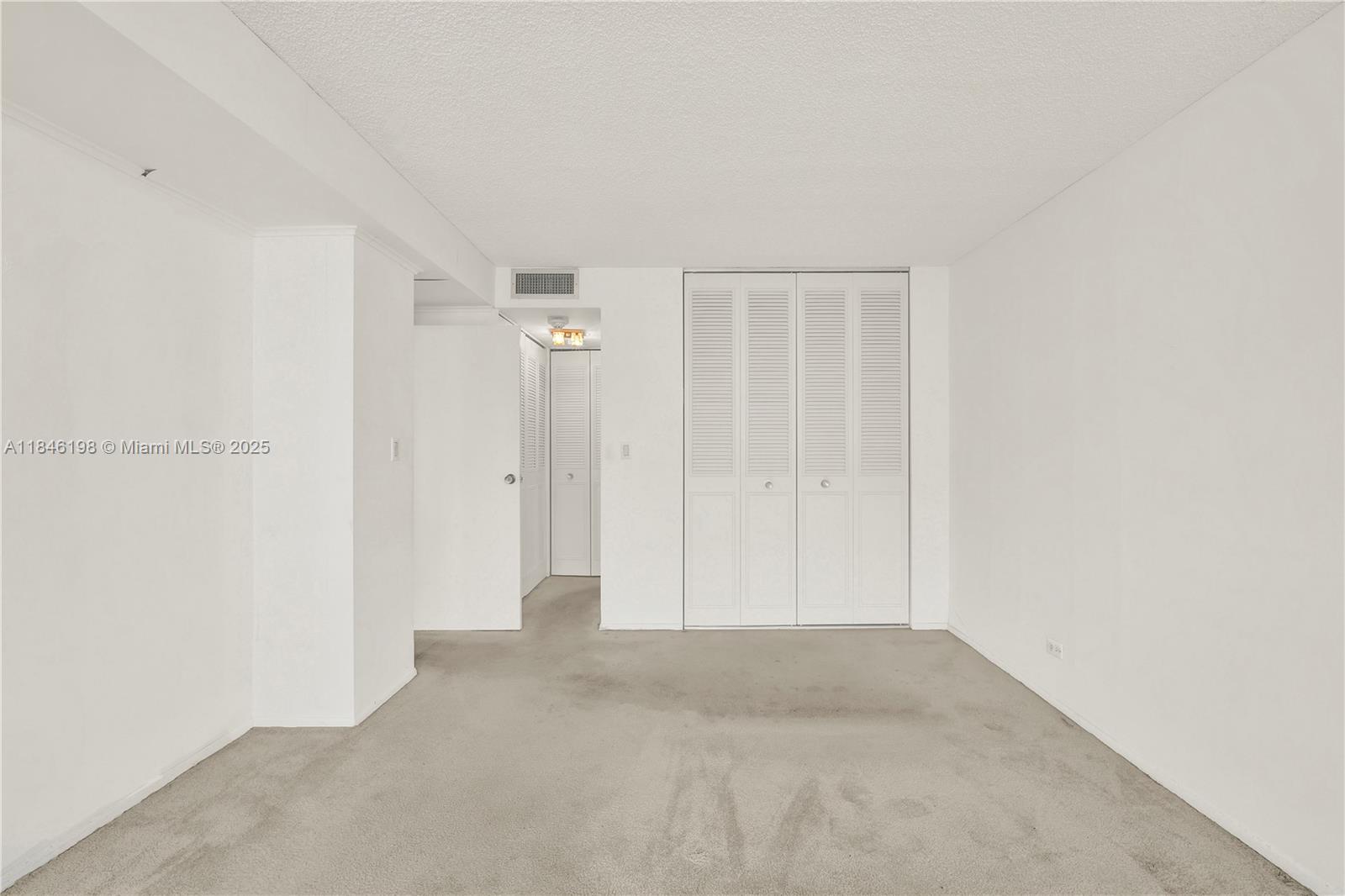 image Winston Towers 100 Condo20