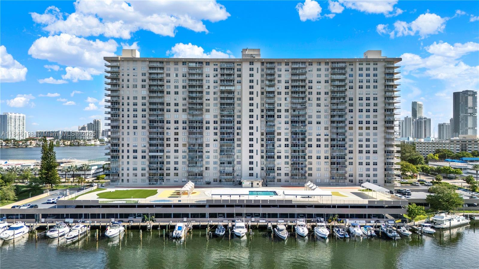 image Winston Towers 100 Condo23