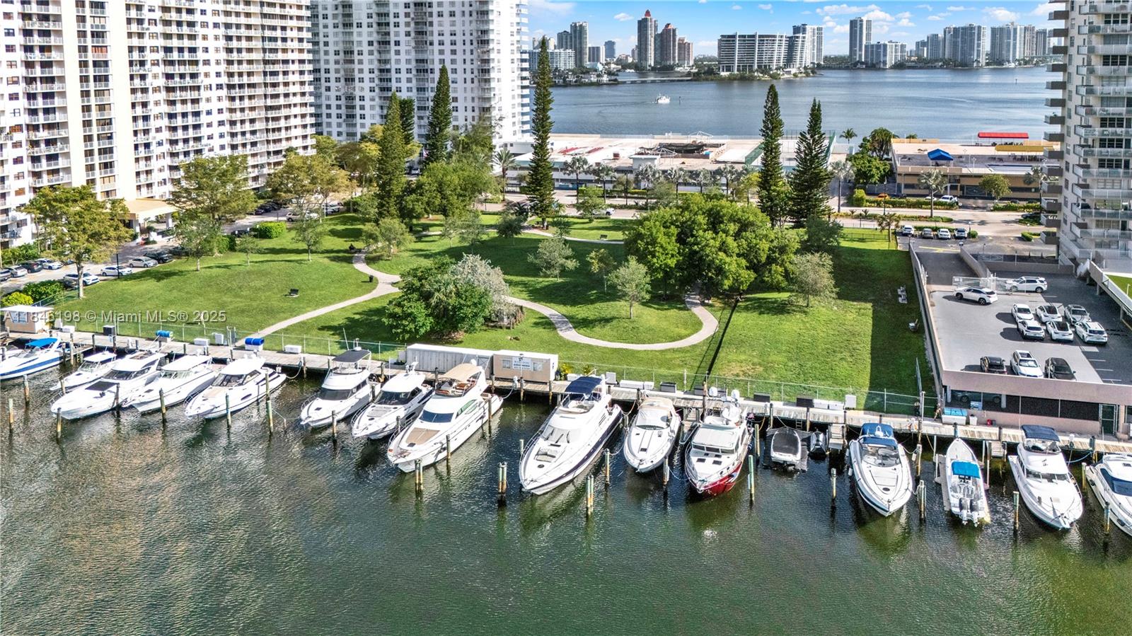 image Winston Towers 100 Condo33