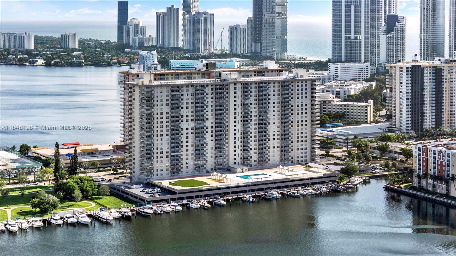 image Winston Towers 100 Condo4