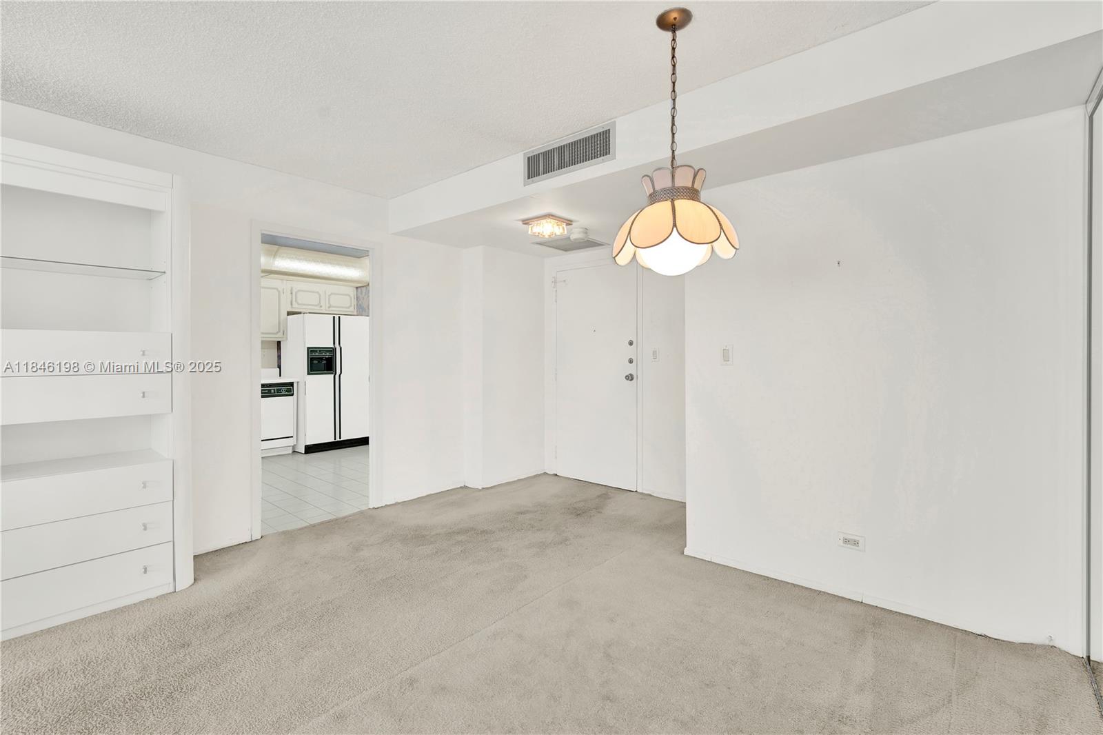 image Winston Towers 100 Condo6