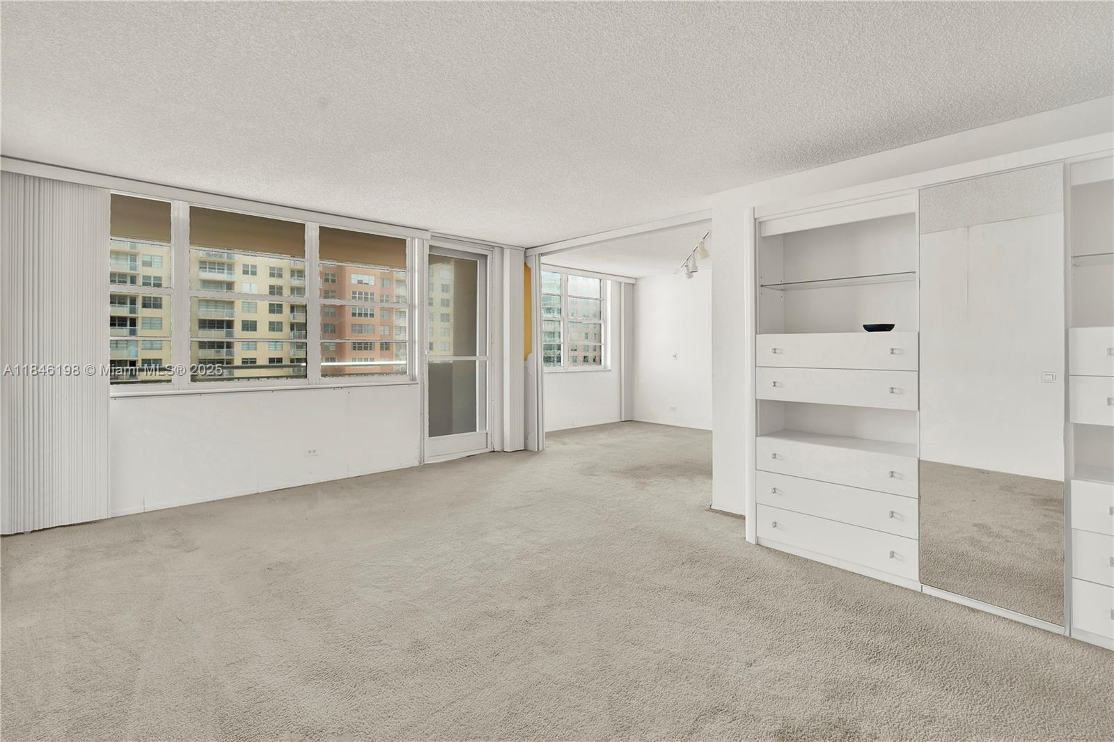 image Winston Towers 100 Condo8