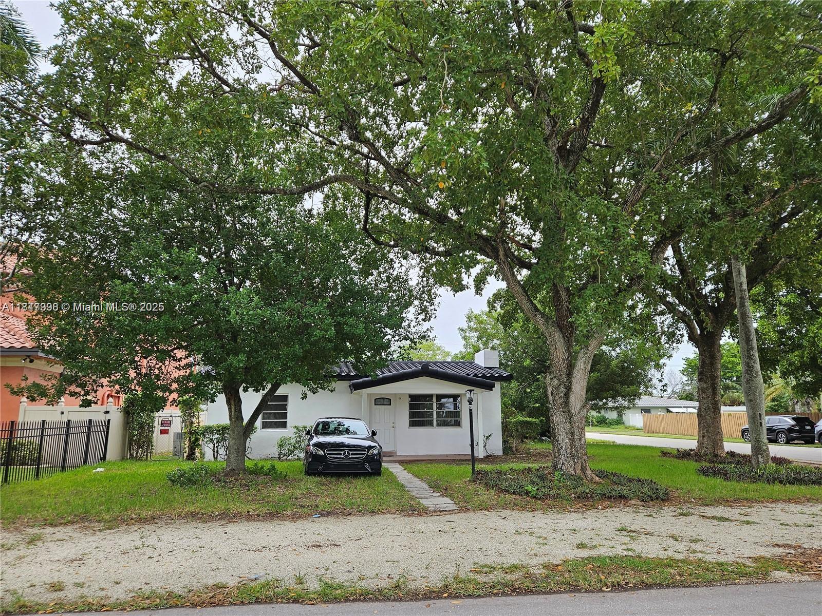 700 NE 7th St