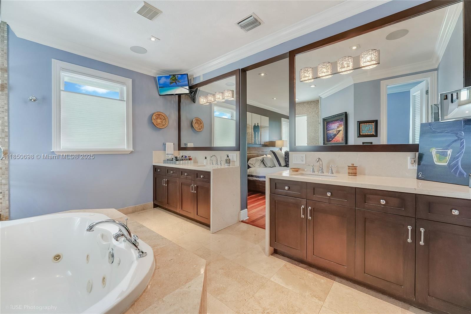 755 NE 77th St Miami, FL 33136 755 NE 77th St Miami, FL 33136