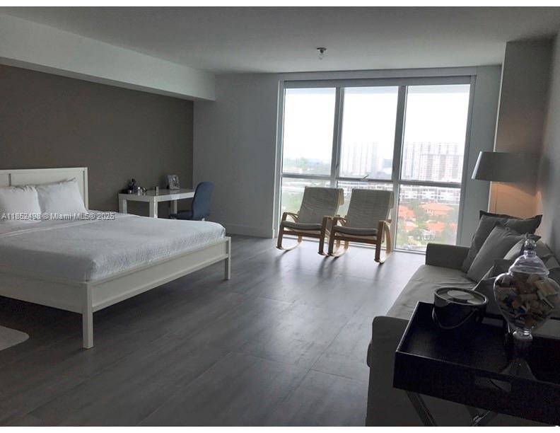 image 400 Sunny Isles18
