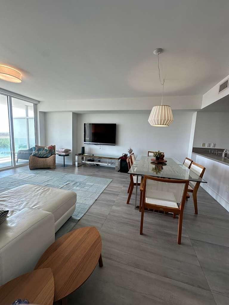 image 400 Sunny Isles3