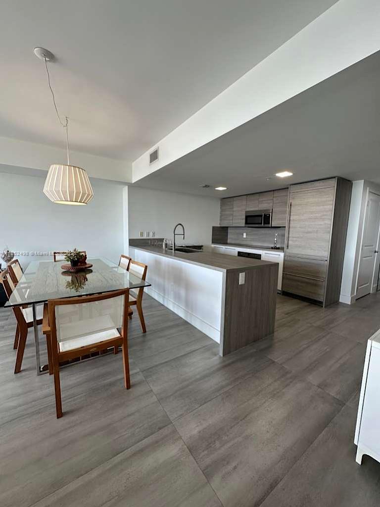 image 400 Sunny Isles4