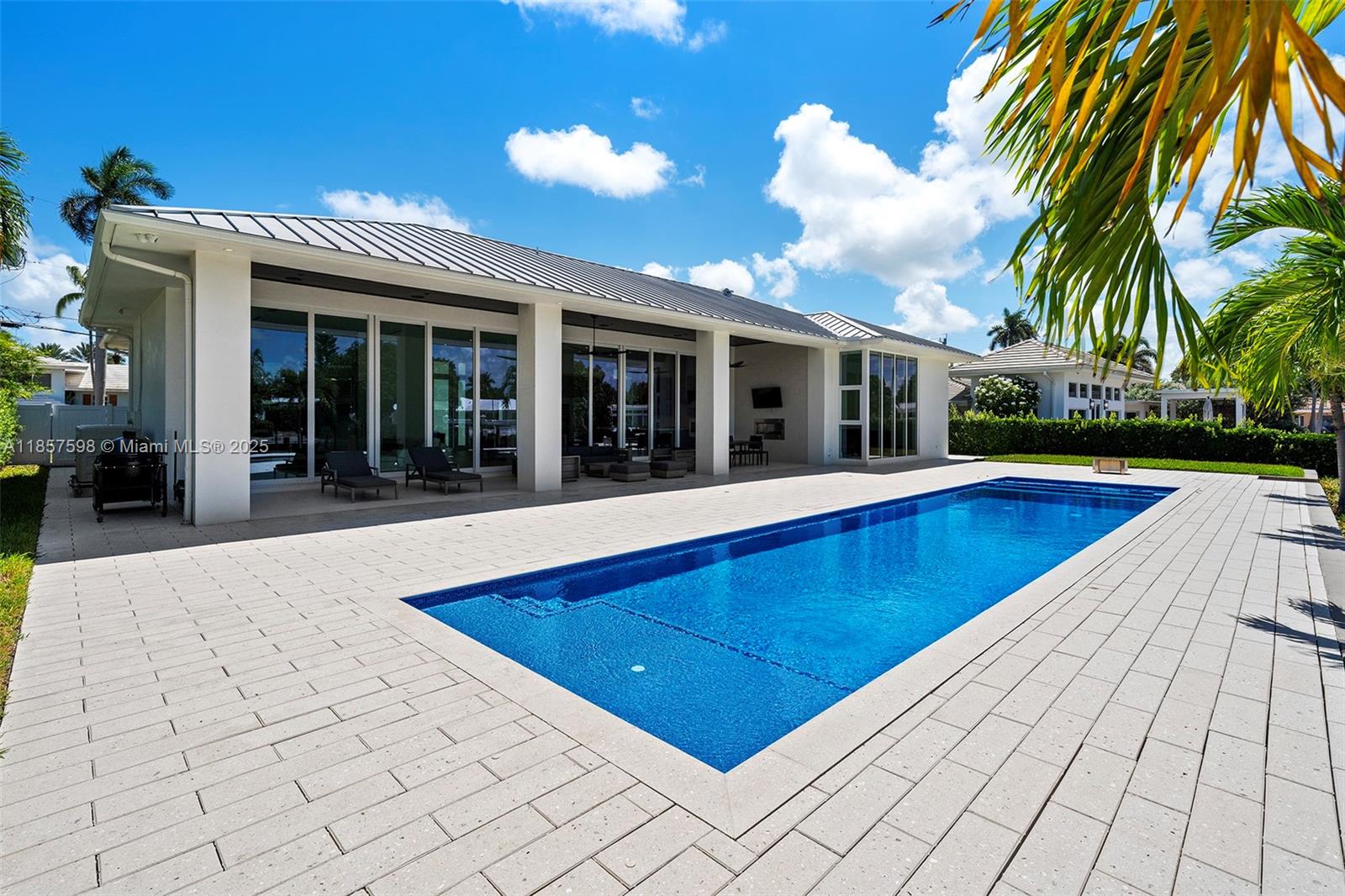 2815 NE 26th Pl Fort Lauderdale, FL 33306