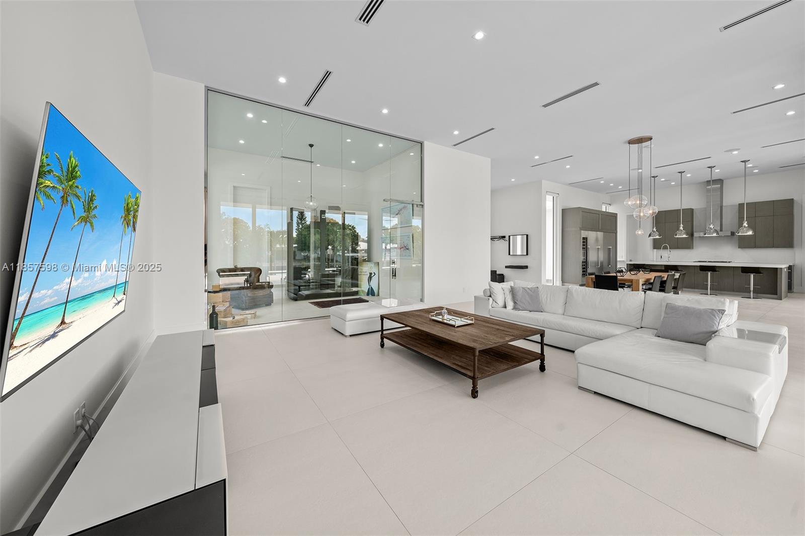 2815 NE 26th Pl Fort Lauderdale, FL 33306