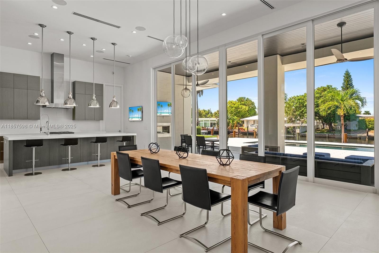 2815 NE 26th Pl Fort Lauderdale, FL 33306