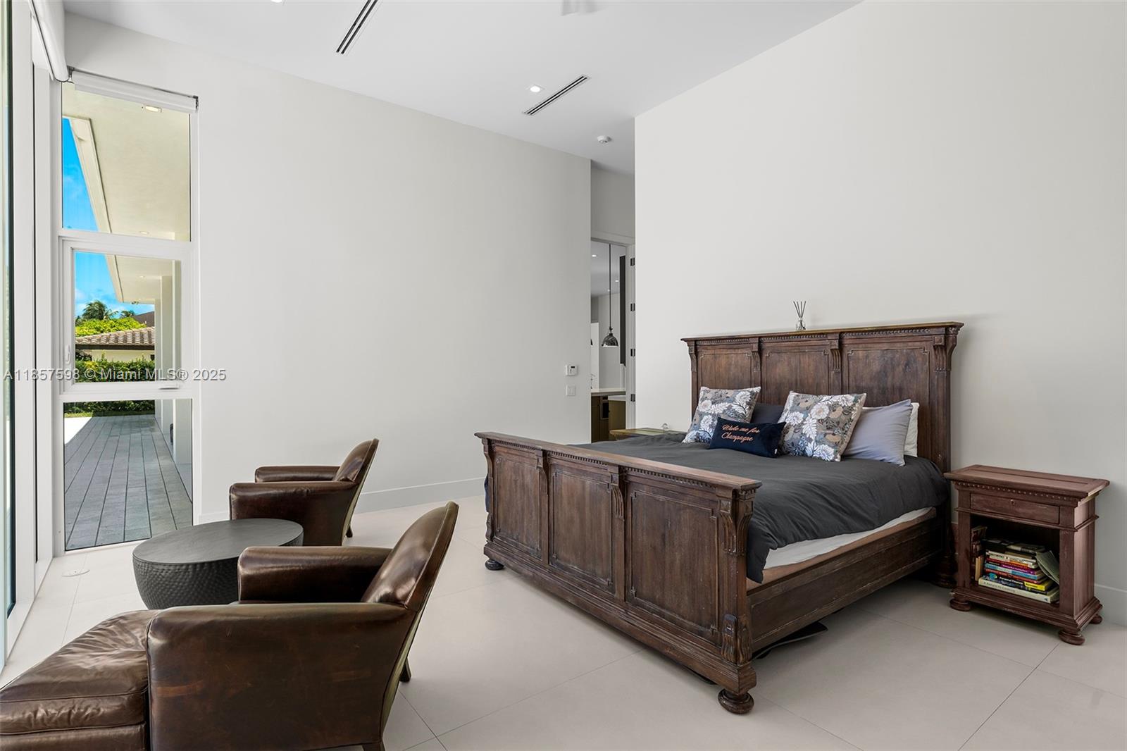 2815 NE 26th Pl Fort Lauderdale, FL 33306