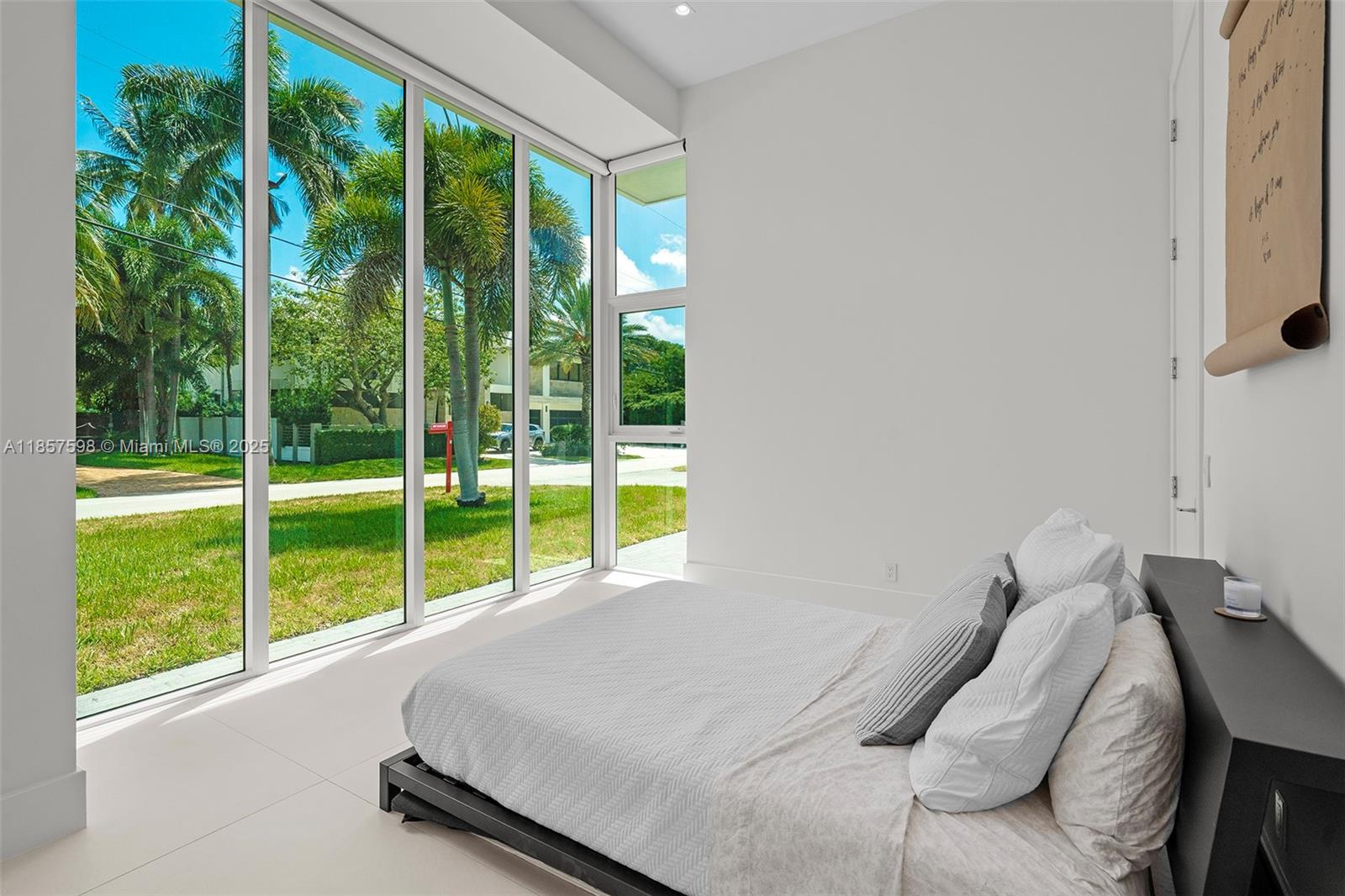 2815 NE 26th Pl Fort Lauderdale, FL 33306