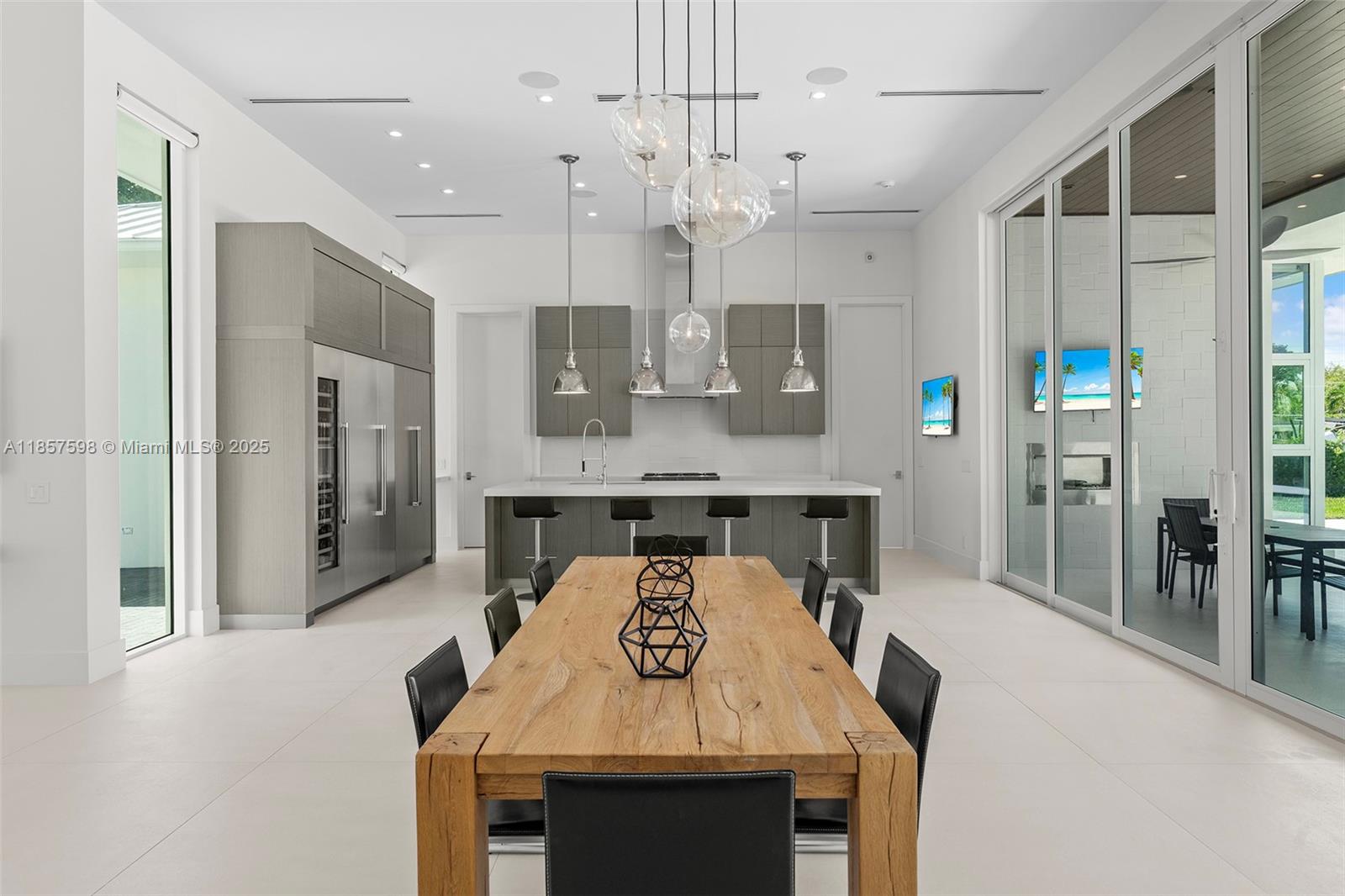 2815 NE 26th Pl Fort Lauderdale, FL 33306