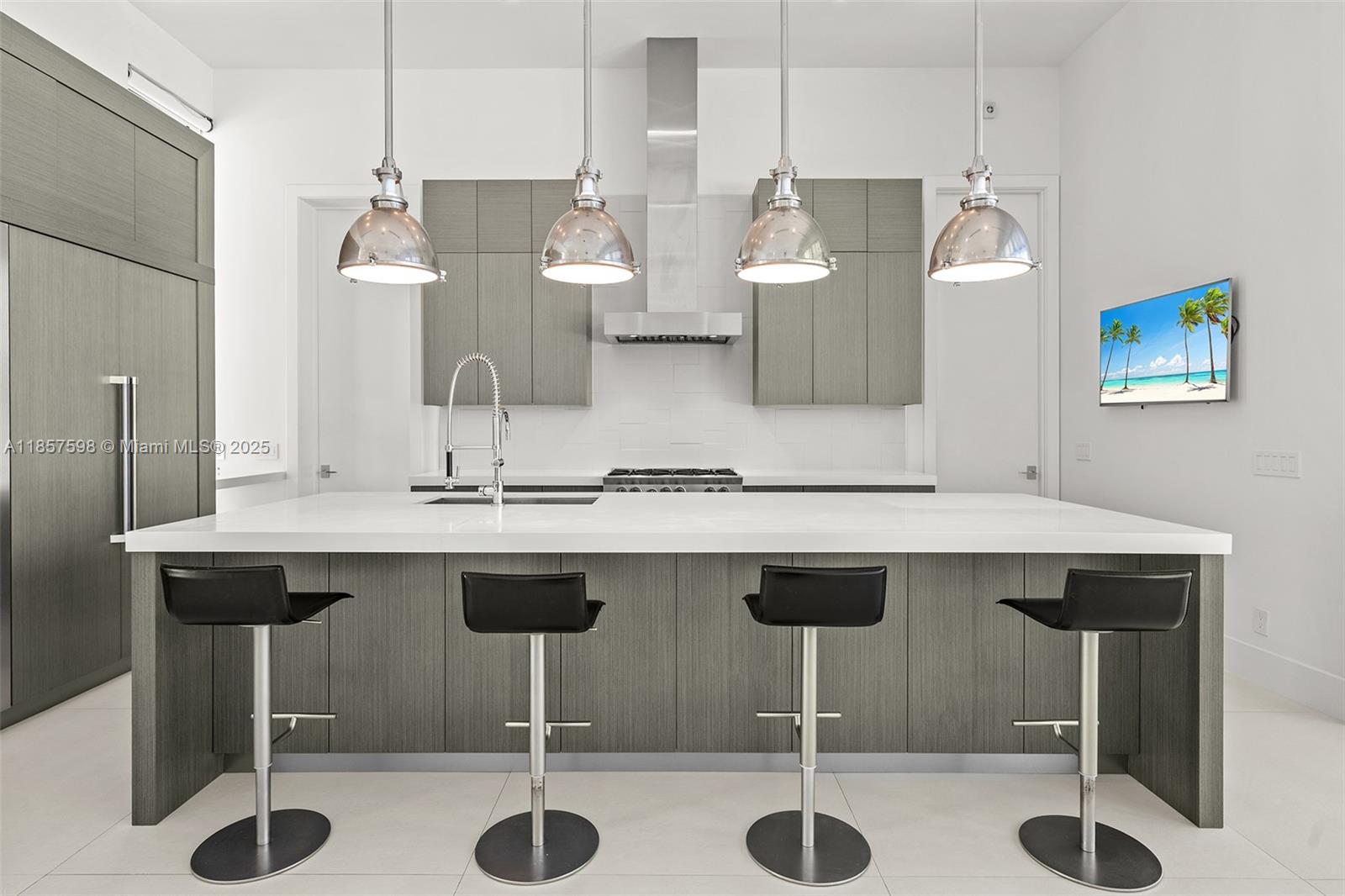 2815 NE 26th Pl Fort Lauderdale, FL 33306