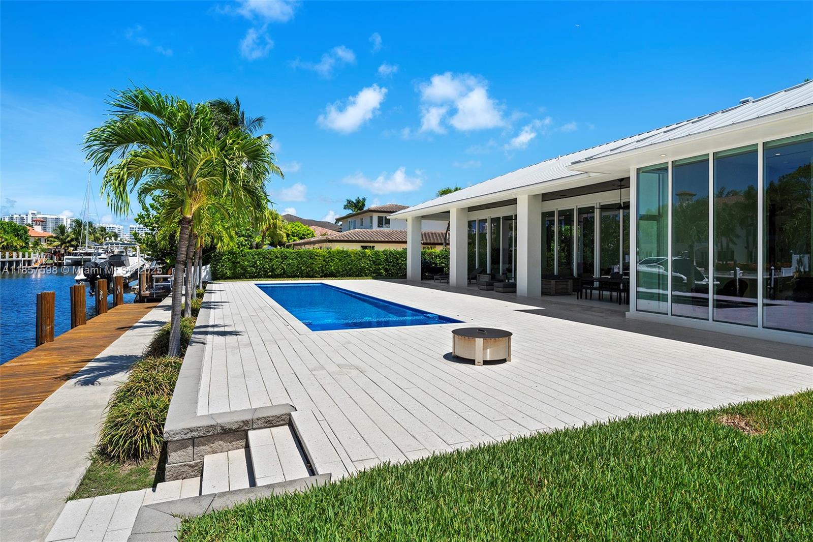 2815 NE 26th Pl Fort Lauderdale, FL 33306