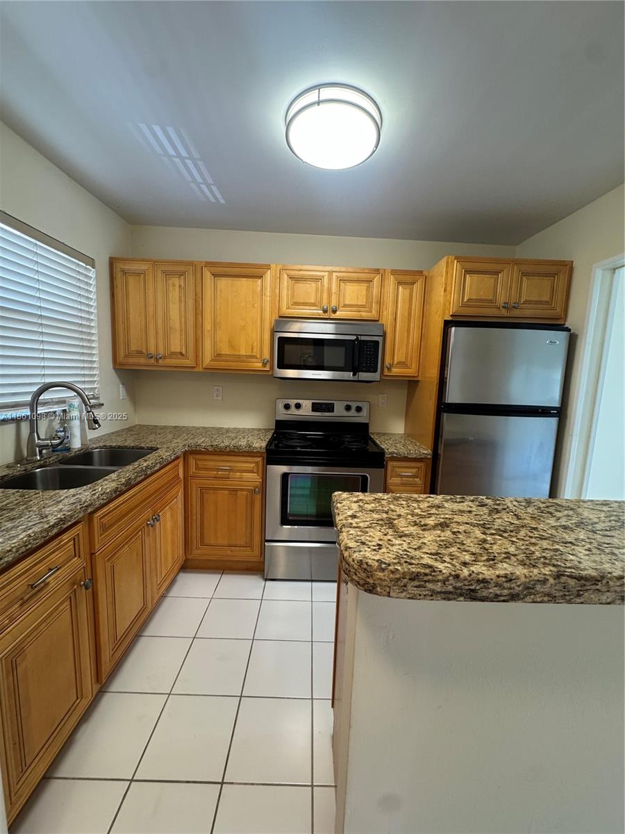 8595 Sunrise Lks Blvd #312