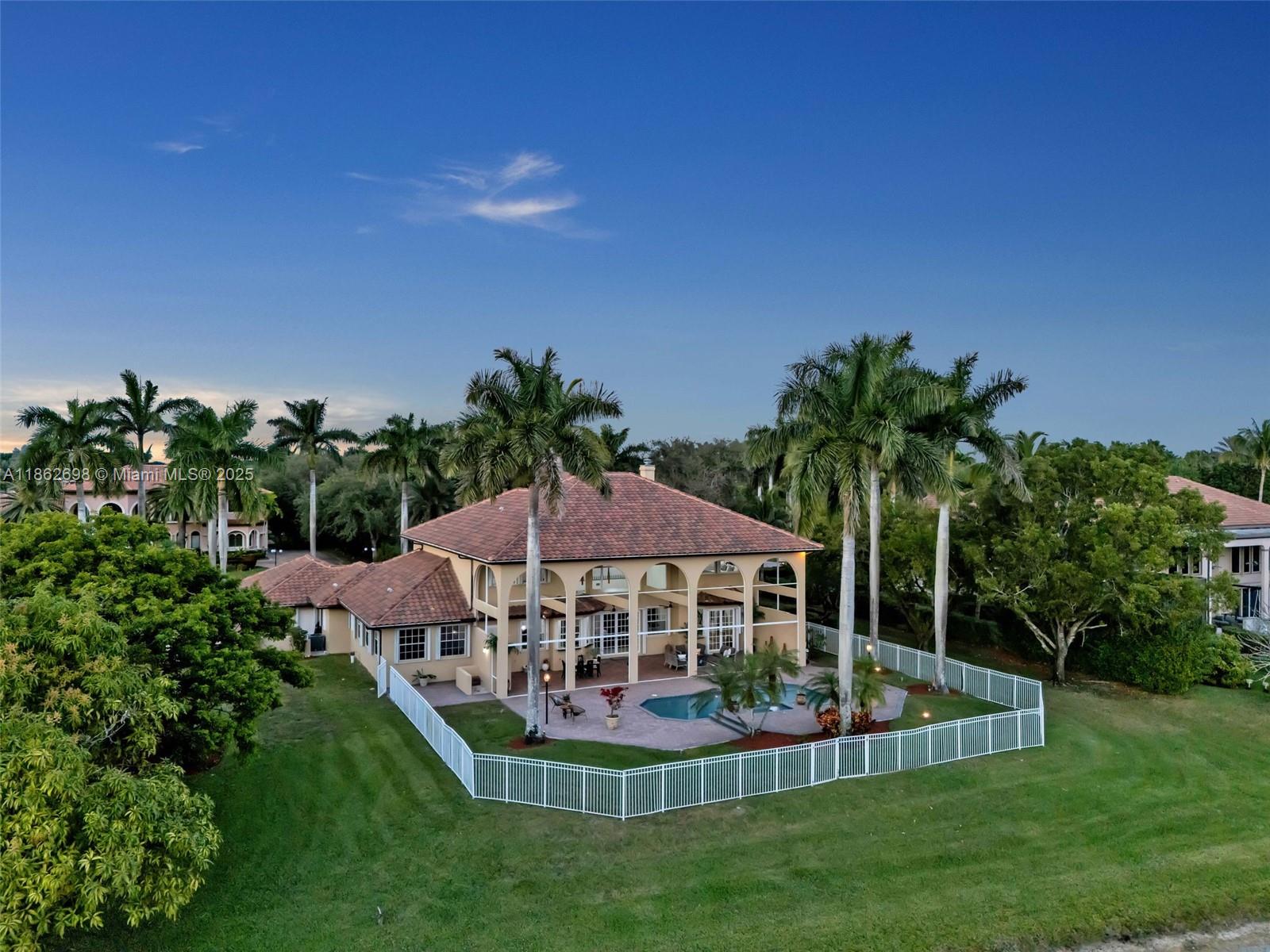 3855 Windmill Lk Rd Weston, FL 33332