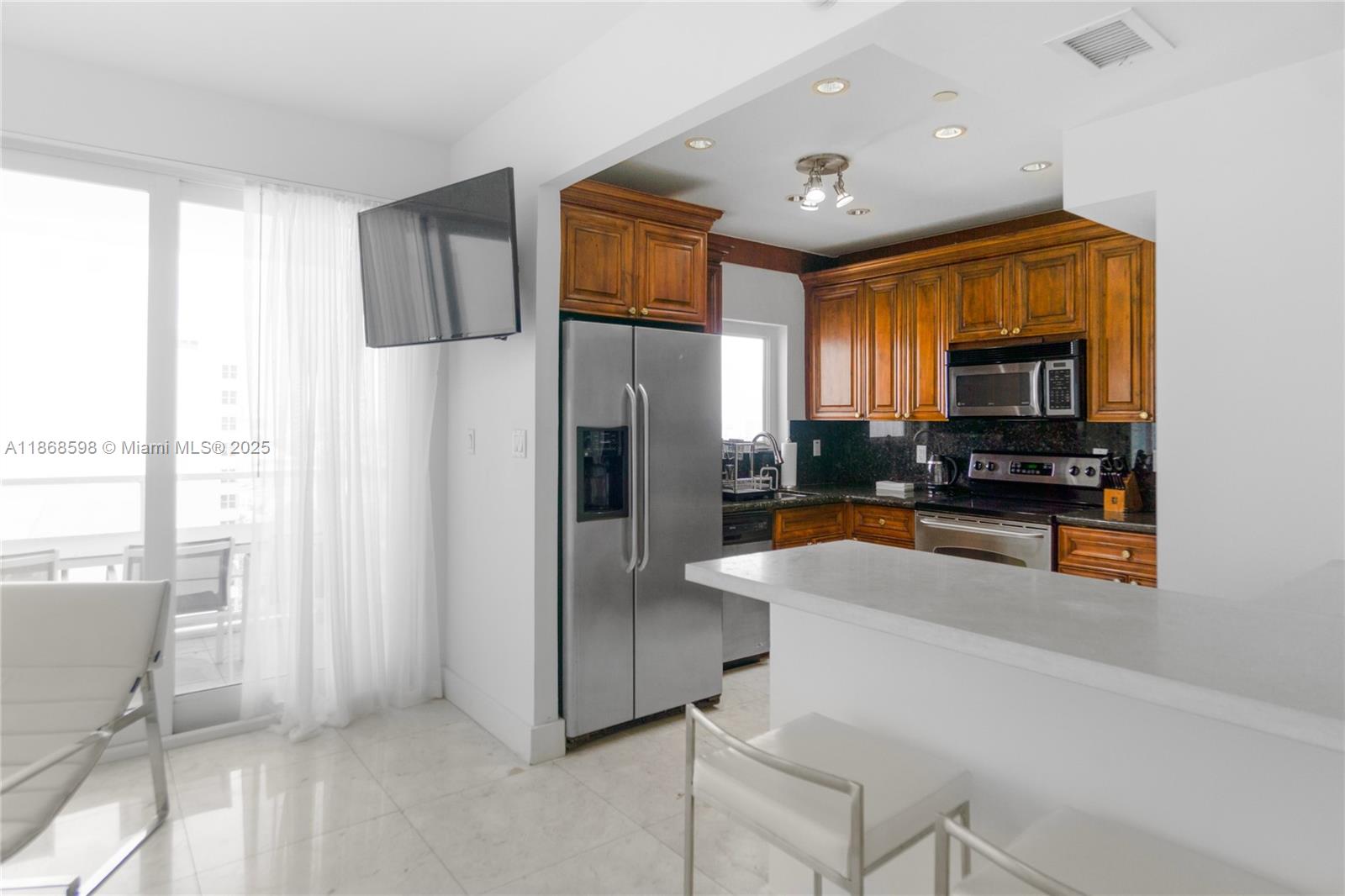 image The Decoplage Condo10