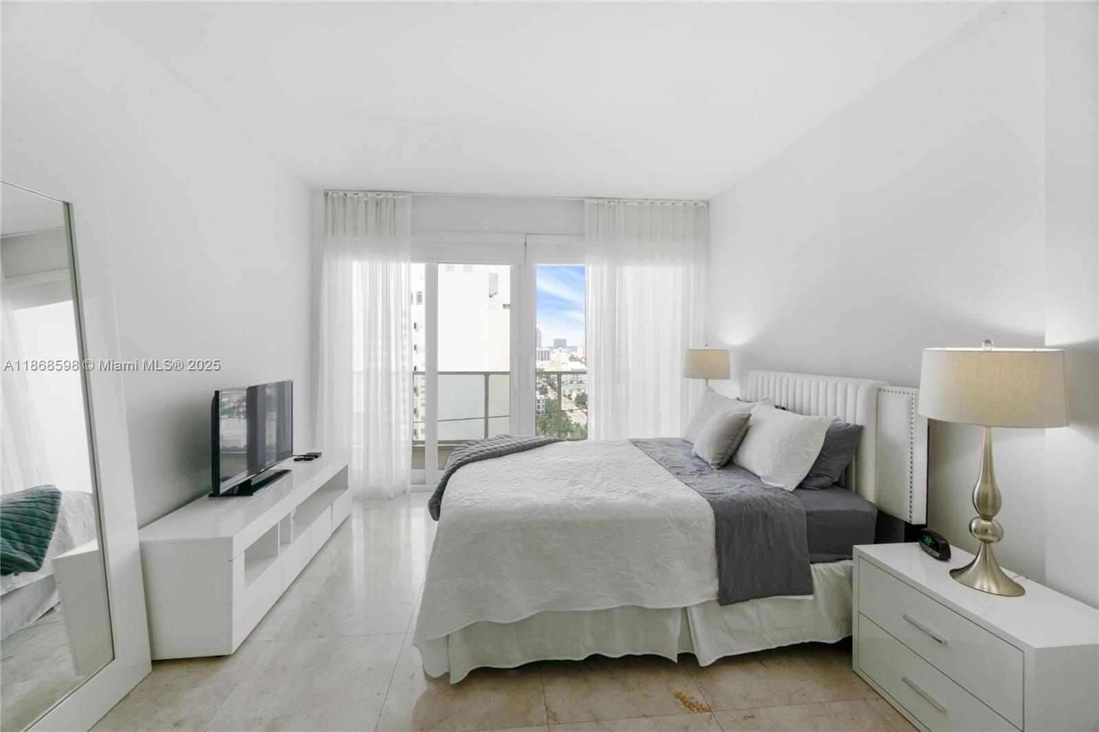 image The Decoplage Condo13