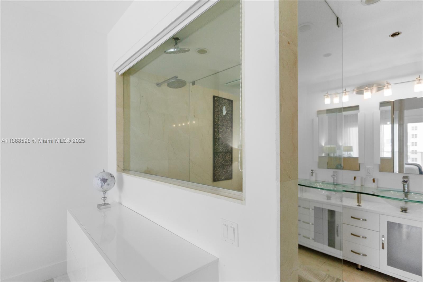 image The Decoplage Condo16