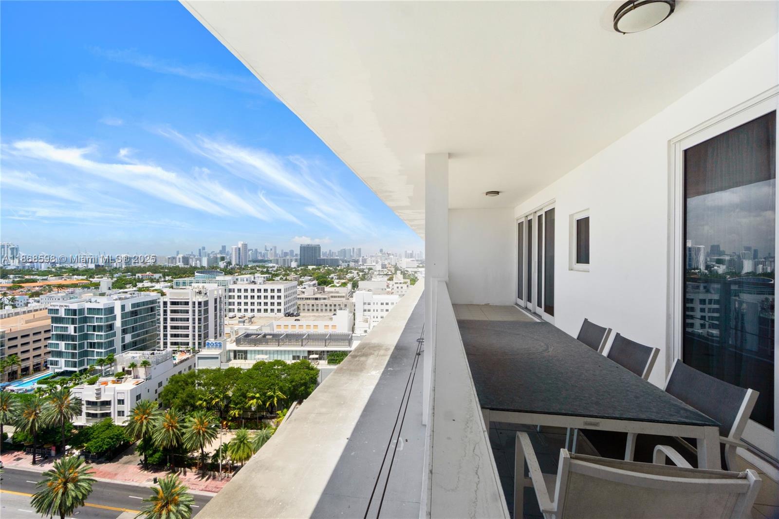 image The Decoplage Condo1