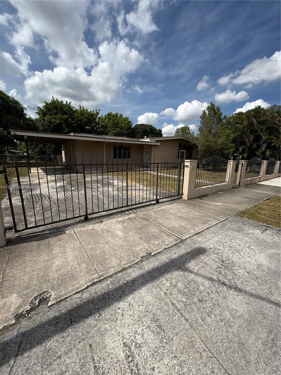 850 NW 168th Ter