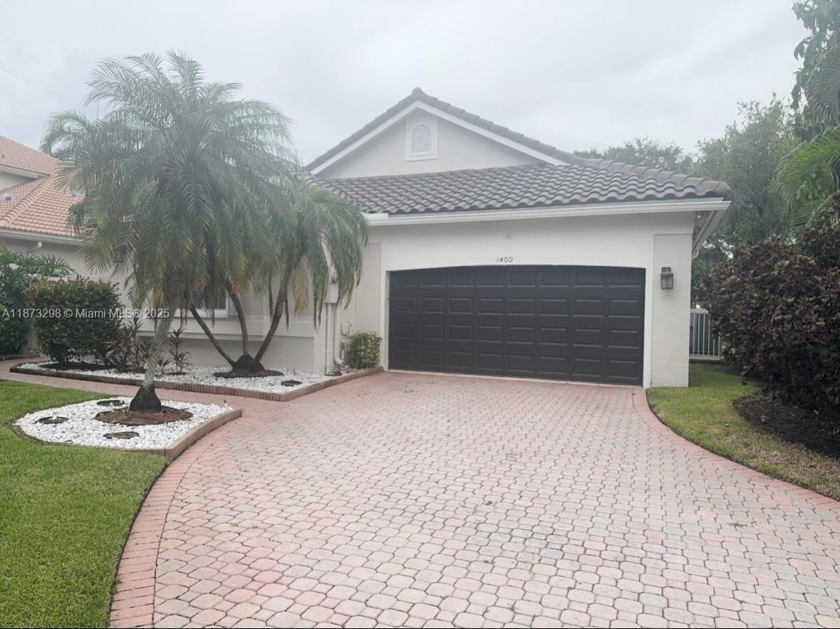 1400 W Lacosta Dr W