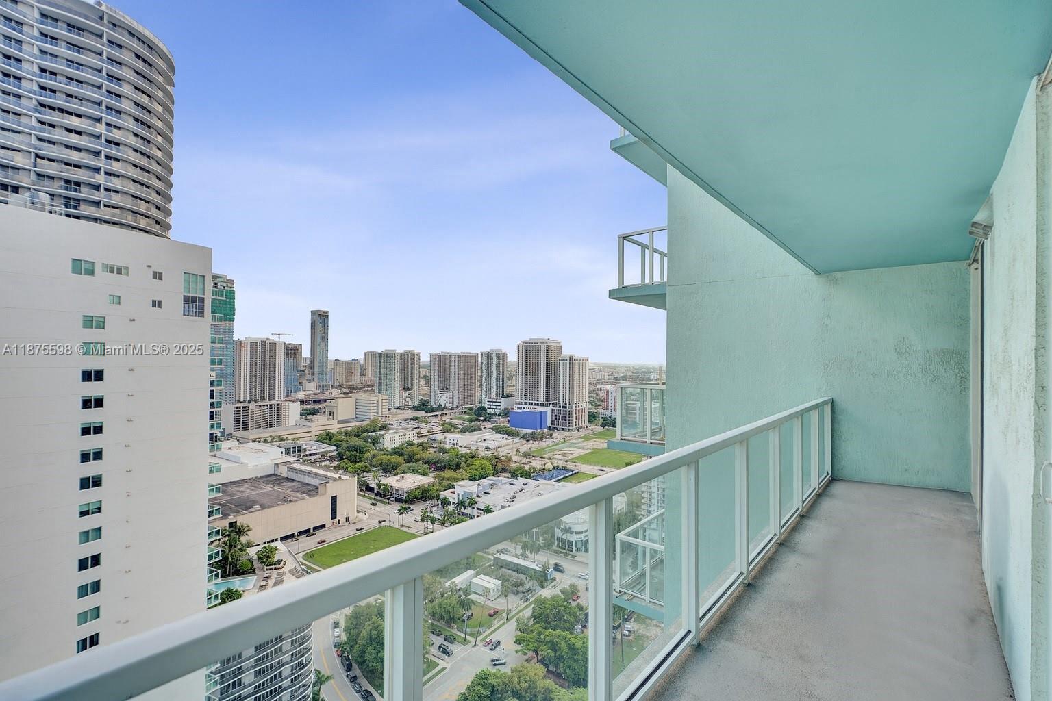 image Quantum On The Bay Condo11