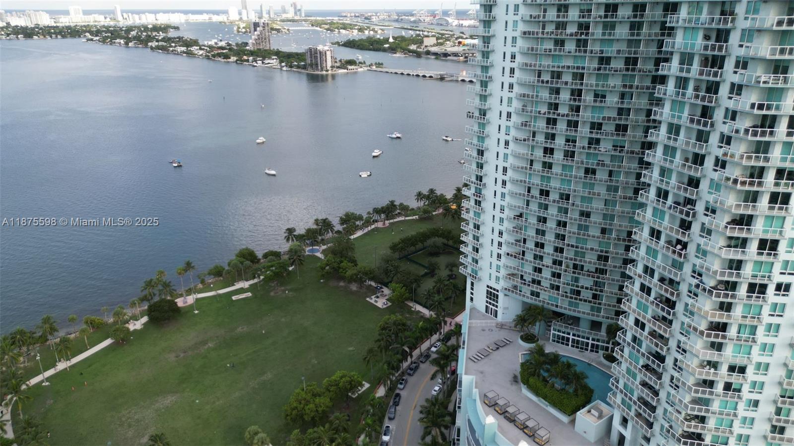 image Quantum On The Bay Condo15