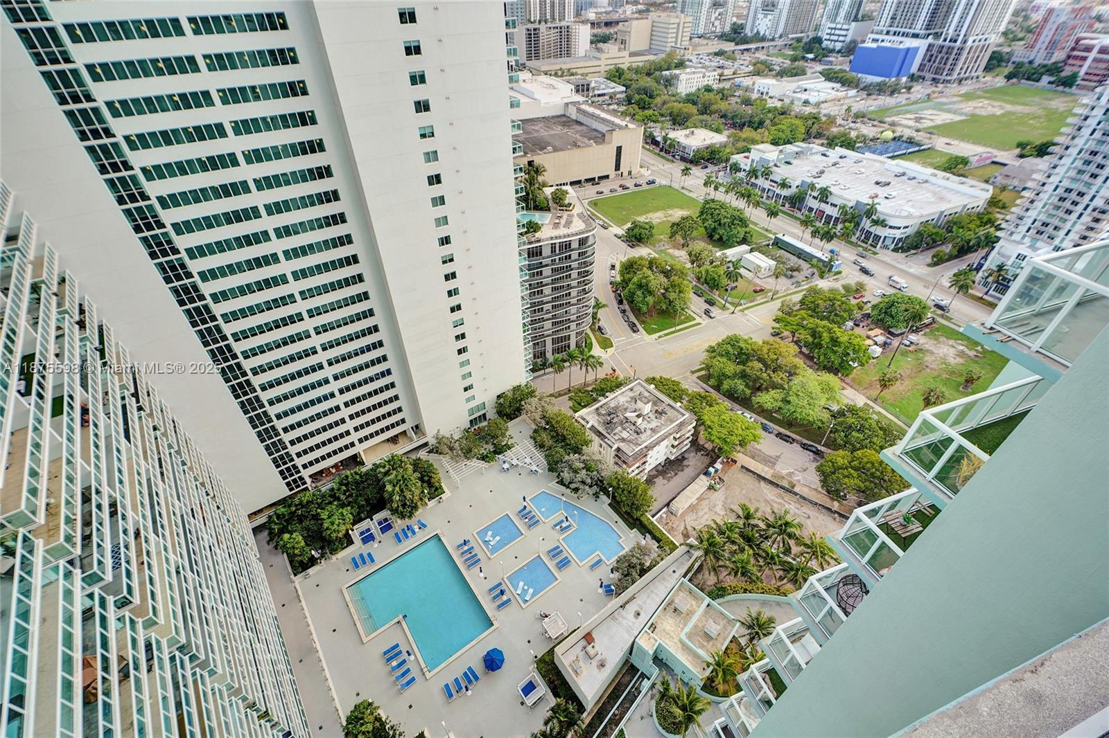 image Quantum On The Bay Condo18