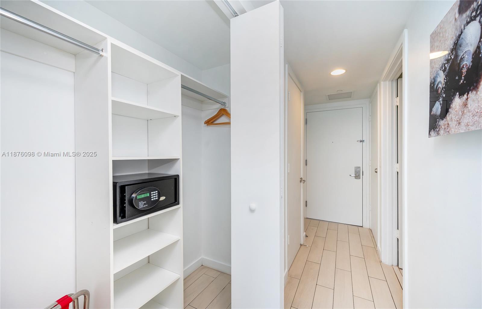 image Beachwalk Condo24