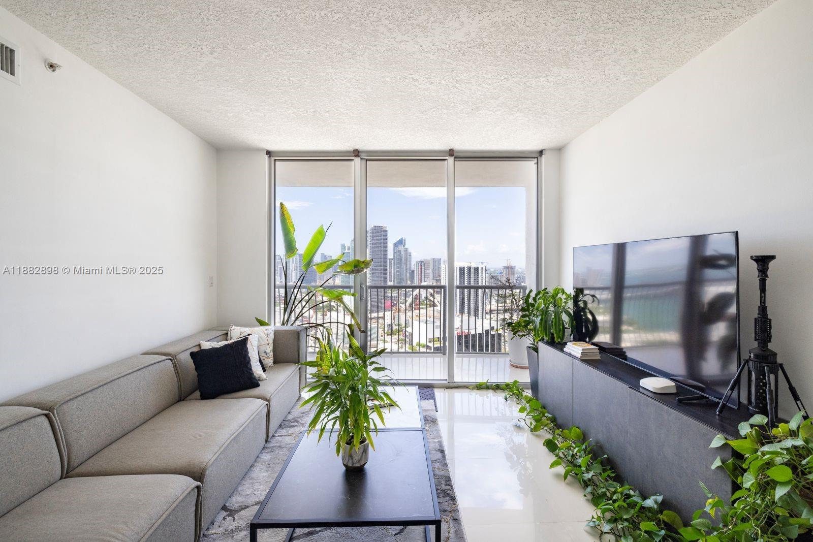 1750 N Bayshore Dr #4312