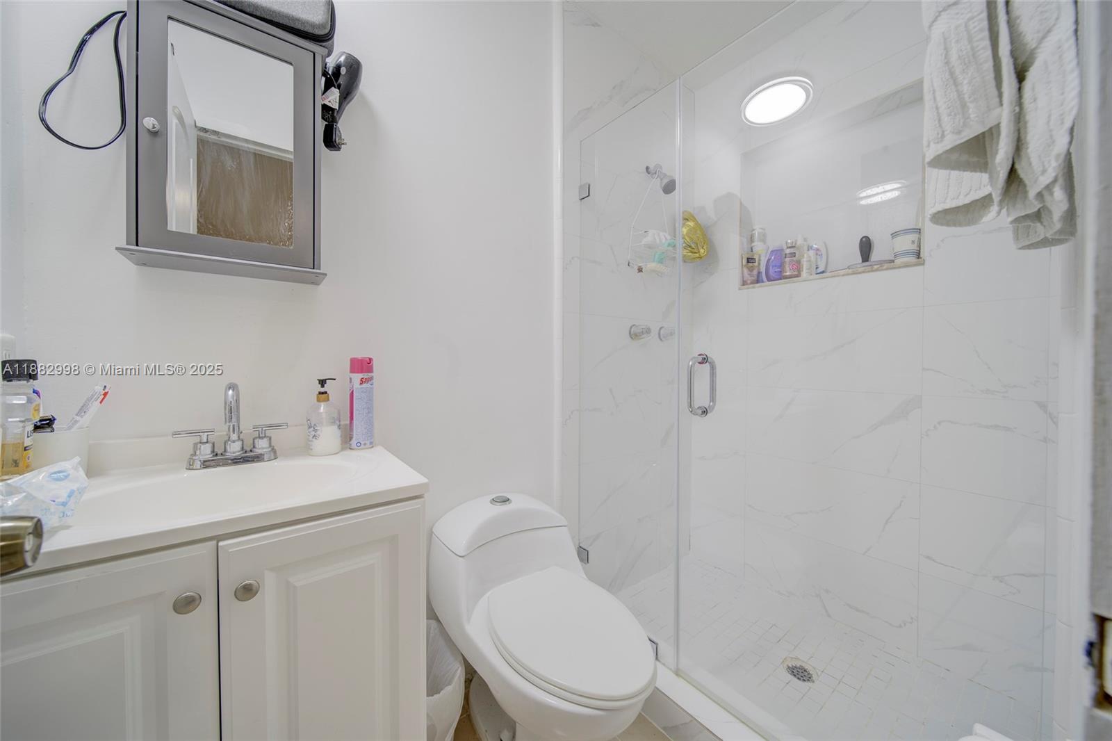 5040 NW 197th St Miami, FL 33055